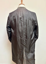 Carica l&#39;immagine nel visualizzatore di Gallery, Dunn &amp; Co manteau classique raglan Prince de Galles en pure laine vierge L
