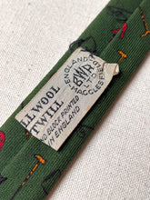 Charger l'image dans la galerie, Trio de cravates vintage all wool twill et soie Diony's / BWA Ltd Macclesfield England
