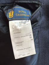 Carica l'immagine nel visualizzatore di Gallery, Blazer in lana a spina di pesce blu British House X Robert Noble 50
