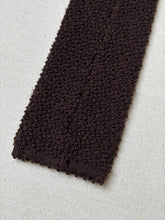 Cargar imagen en el visor de la galería, Cravate tricot marron en laine Made in Italy
