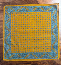 Lade das Bild in den Galerie-Viewer, Pochette jaune vintage à motif paisley 100% coton
