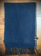 Charger l'image dans la galerie, Atelier F&amp;B Genève écharpe double face en laine vierge Made in Germany
