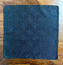 Charger l&#39;image dans la galerie, Duo de pochettes marine vintage en soie
