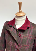 Načíst obrázek do prohlížeče Galerie, Chrysalis The Hampton manteau femme en tweed Anglais en laine vierge Taille 36 Made in England
