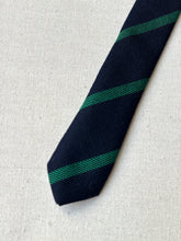 Charger l&#39;image dans la galerie, Cravats of London cravate club en laine Made in England
