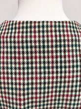 Lade das Bild in den Galerie-Viewer, Jean Moreux gilet croisé à carreaux vintage femme en laine mélangée Made in France
