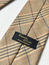 Cargar imagen en el visor de la galería, Cravats of London cravate beige à carreaux en laine Made in England
