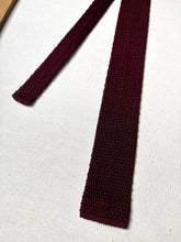 Lade das Bild in den Galerie-Viewer, Cravate tricot vintage bordeaux en soie
