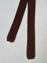 Charger l'image dans la galerie, Cravate marron en maille tricotée vintage 100% laine Made in Italy
