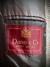 Carica l&#39;immagine nel visualizzatore di Gallery, Dunn &amp; Co manteau classique raglan Prince de Galles en pure laine vierge L
