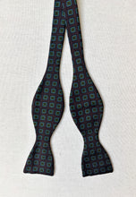 Charger l&#39;image dans la galerie, Duo de noeuds papillon en soie vintage
