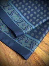 Načíst obrázek do prohlížeče Galerie, Pochette vintage en soie à motif paisley
