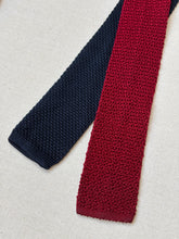 Načíst obrázek do prohlížeče Galerie, Duo de cravates vintage en tricot de soie
