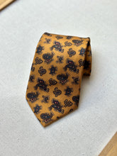 Charger l&#39;image dans la galerie, Berteil Paris cravate vintage paisley en soie Made in Italy
