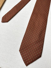Lade das Bild in den Galerie-Viewer, Vinci Uomo cravate rouge vintage à motif géométrique Made in Italy

