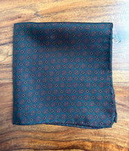 Charger l&#39;image dans la galerie, Duo de pochettes vintage en soie
