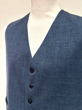 Carica l'immagine nel visualizzatore di Gallery, Benvenuto gilet bleu en laine et lin 54
