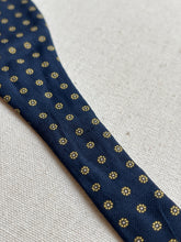 Charger l&#39;image dans la galerie, Chaps by Ralph Lauren noeud papillon marine en soie
