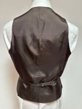 Charger l'image dans la galerie, Costume marron vintage trois pièces en pure laine vierge Made in France 48/M
