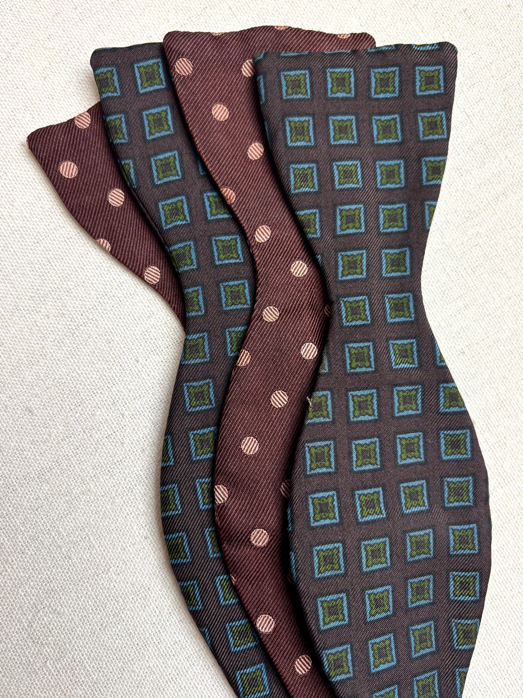 Duo de noeuds papillon en soie vintage