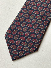 Load image into Gallery viewer, Drake's cravate paisley marine Made in England
