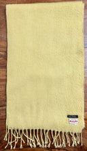 Load image into Gallery viewer, Mackintosh écharpe jaune en pur cachemire Made in Scotland
