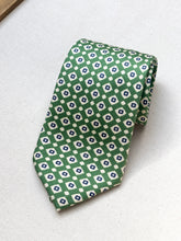 Charger l'image dans la galerie, Zanolini cravate verte en soie Made in France
