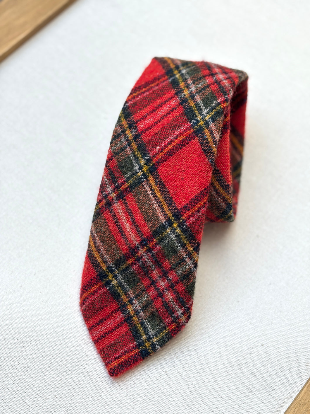 John Hanly cravate tartan rouge en pure laine vierge