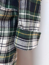 Charger l'image dans la galerie, Belvedere Wien robe de chambre tartan vintage à col châle  50/L
