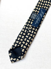 Lade das Bild in den Galerie-Viewer, JM Atelson Paris cravate vintage en soie Made in Italy
