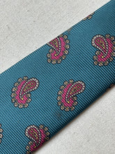 Načíst obrázek do prohlížeče Galerie, Zelená paisley kravata Kennetha Gordona, vyrobeno v Itálii
