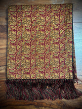 Charger l'image dans la galerie, Foulard vintage double face en cachemire laine et soie Made in Scotland

