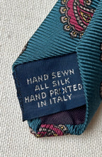 Načíst obrázek do prohlížeče Galerie, Zelená paisley kravata Kennetha Gordona, vyrobeno v Itálii
