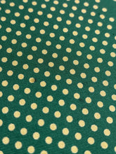 Charger l'image dans la galerie, Pochette de costume à pois en soie Made in Italy
