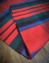 Charger l&#39;image dans la galerie, Morascot écharpe à carreaux en cachemire Made in Scotland
