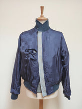 Afbeelding in Gallery-weergave laden, Mackintosh veste harrington Prince de Galles en coton L
