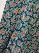 Carica l&#39;immagine nel visualizzatore di Gallery, Bonsoir of London robe de chambre paisley à col châle en coton Made in England
