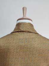 Carica l&#39;immagine nel visualizzatore di Gallery, Sambrook Witting robe de chambre vintage à col châle en pure soie Made in England

