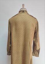 Carica l&#39;immagine nel visualizzatore di Gallery, Sambrook Witting robe de chambre vintage à col châle en pure soie Made in England
