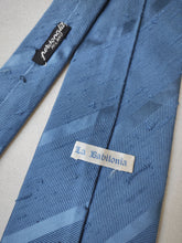 Carica l&#39;immagine nel visualizzatore di Gallery, Personality Milano cravate club vintage en soie shantung
