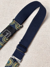 Lade das Bild in den Galerie-Viewer, Harrod's noeud papillon bleu à motif paisley en soie Made in England
