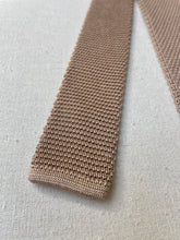 Afbeelding in Gallery-weergave laden, Brooks Brothers cravate beige en tricot en soie Made in Italy
