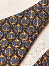 Lade das Bild in den Galerie-Viewer, Brooks Brothers noeud papillon en soie à motif d'inspiration équestre Made in USA
