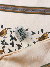 Afbeelding in Gallery-weergave laden, Holland &amp; Holland X Drake's pochette de costume vintage en soie imprimé animalier Made in England
