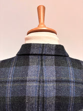 Lade das Bild in den Galerie-Viewer, Daks blazer bleu vintage femme à carreaux en laine vierge 18 UK / 46 FR
