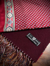 Načíst obrázek do prohlížeče Galerie, Frédérick Theak écharpe vintage double face paisley en laine et soie Made in England
