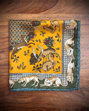 Afbeelding in Gallery-weergave laden, Holland &amp; Holland X Drake's pochette de costume vintage en soie Made in England
