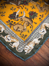Afbeelding in Gallery-weergave laden, Holland &amp; Holland X Drake's pochette de costume vintage en soie Made in England
