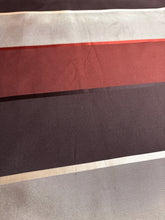 Charger l'image dans la galerie, A. Sulka &amp; Company foulard vintage en taffetas de soie
