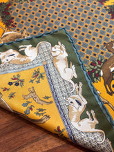 Afbeelding in Gallery-weergave laden, Holland &amp; Holland X Drake's pochette de costume vintage en soie Made in England
